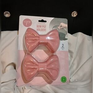 New Core Kitchen Pink Bow Silicone Pot Holders Set Of Two